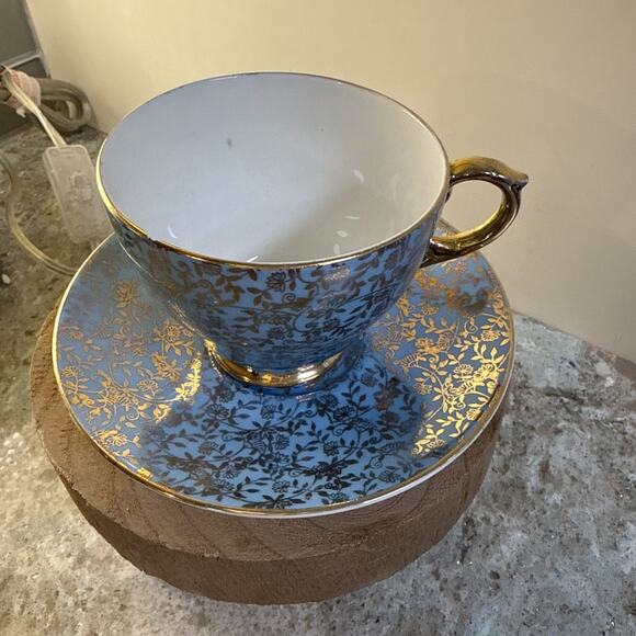 George Jones‎ & Sons JON158 England Tea Cup/Saucer Gold Floral Lace Footed RARE - Picture 2 of 7